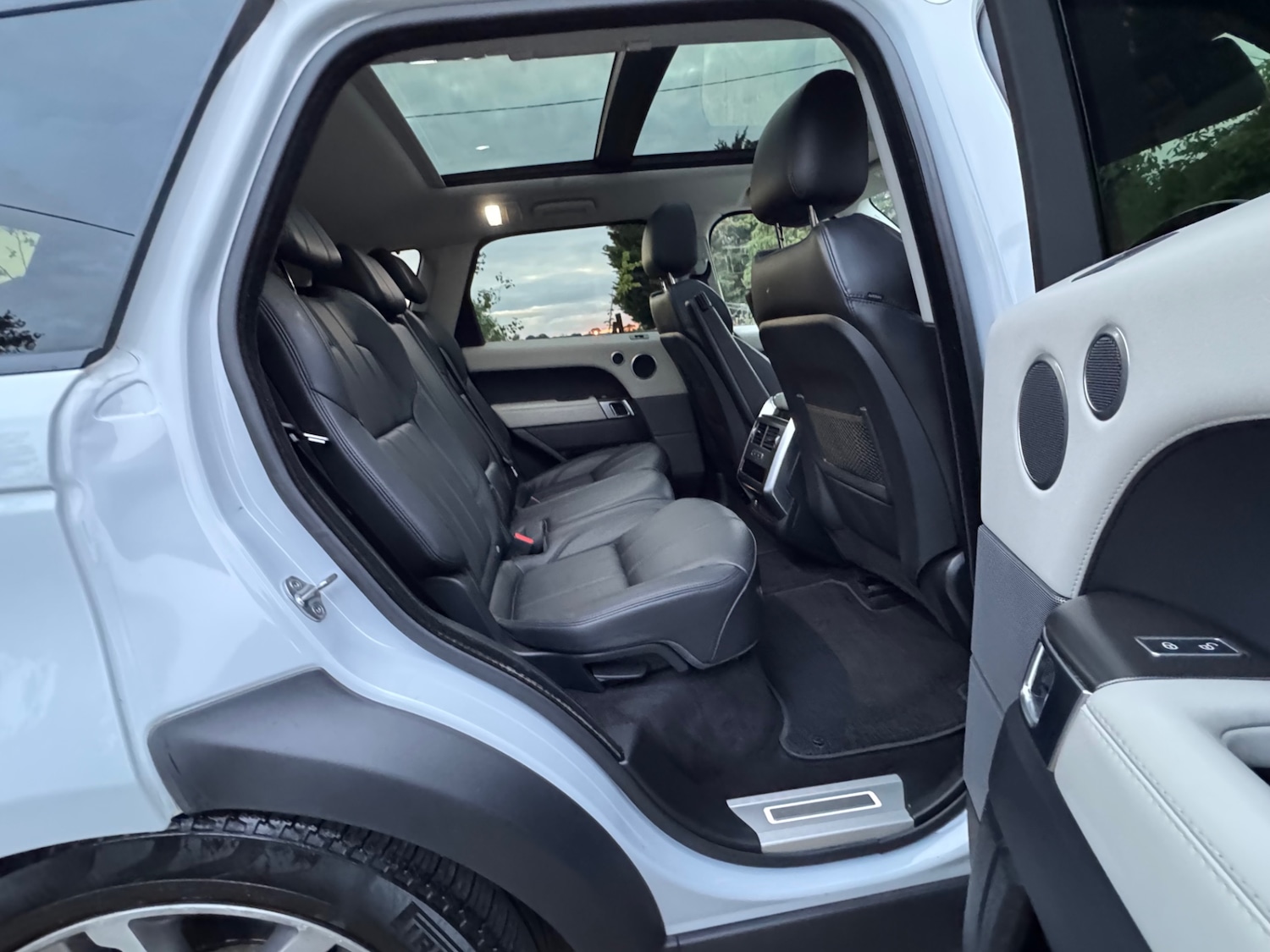 Used Land Rover Range Rover Sport 2016 for sale - 75608332: Photo 33