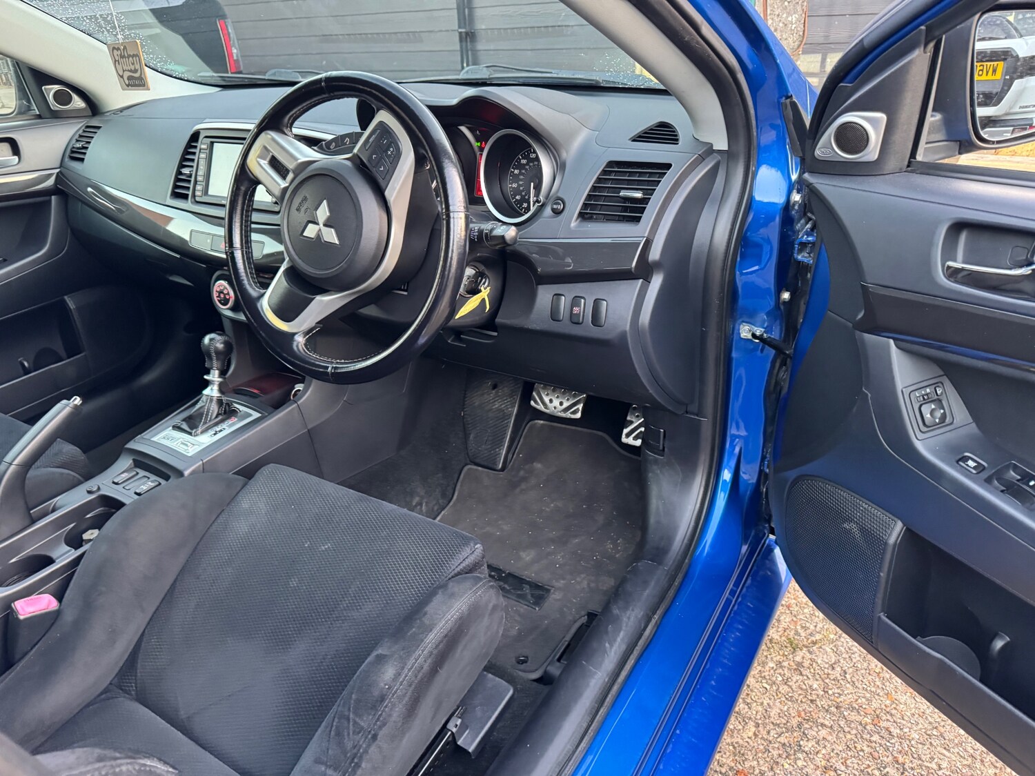 Used Mitsubishi Lancer 2010 for sale - 76670720: Photo 7