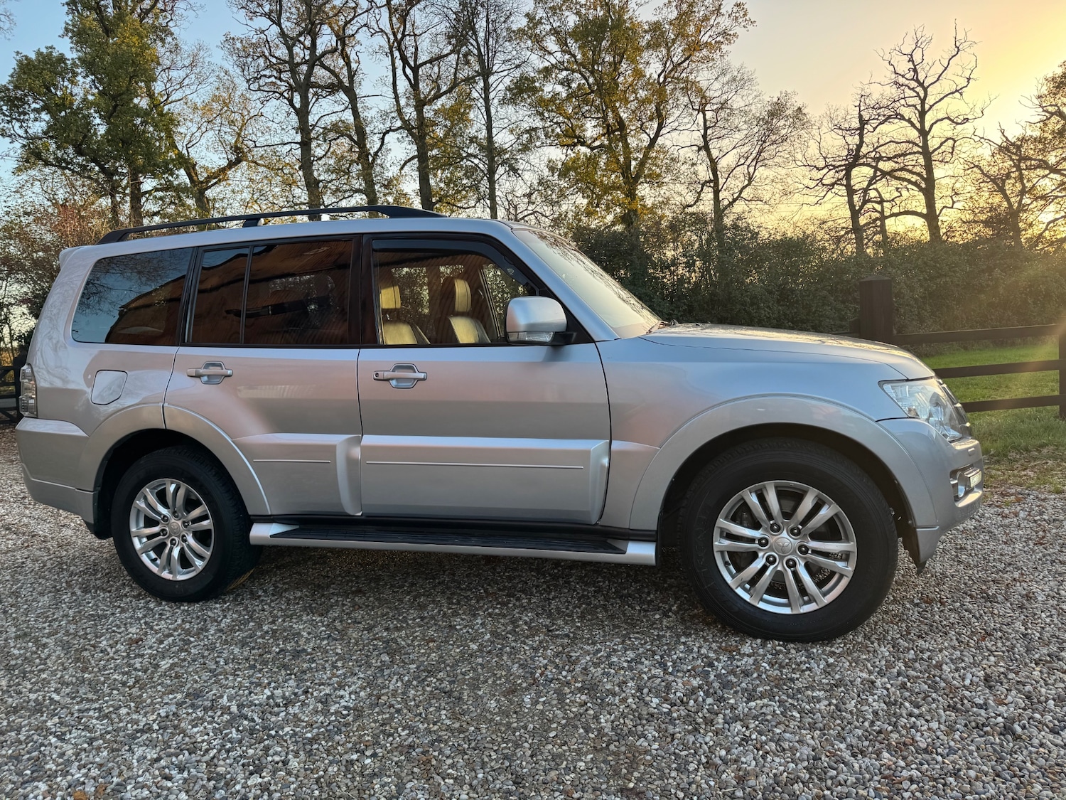 Used Mitsubishi Shogun 2015 for sale - 76588669: Photo 3