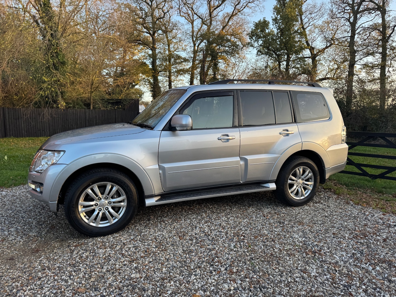 Used Mitsubishi Shogun 2015 for sale - 76588669: Photo 4