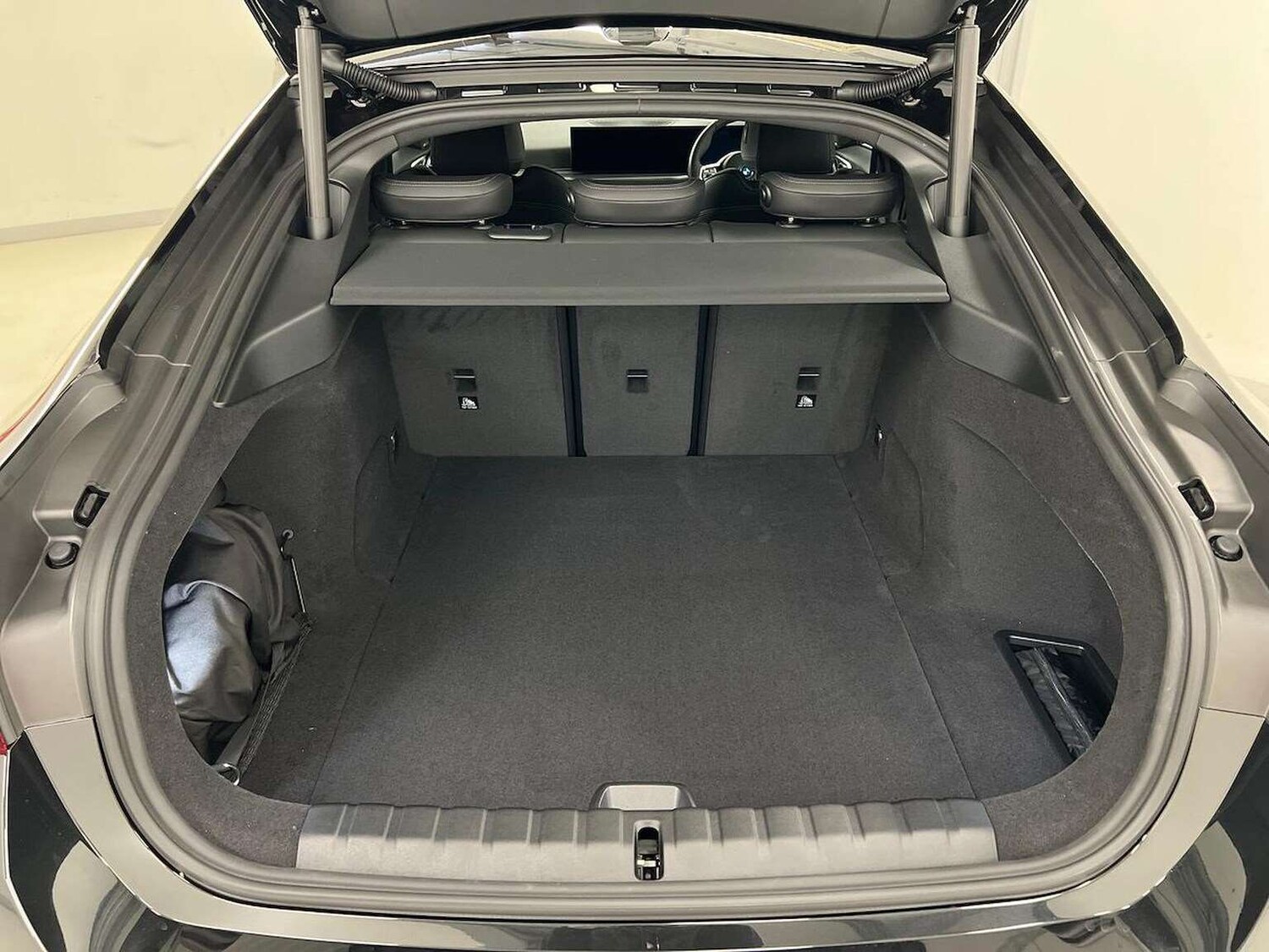 Used BMW i4 2025 for sale - 76741236: Photo 17