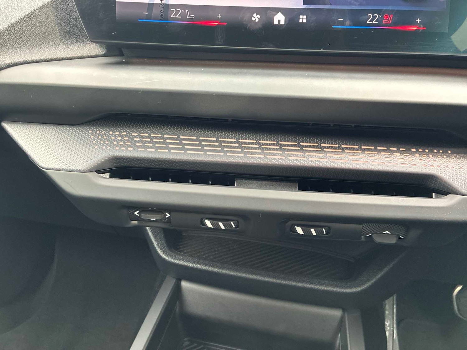 Used BMW 2 Series 2025 for sale - 77689550: Photo 12