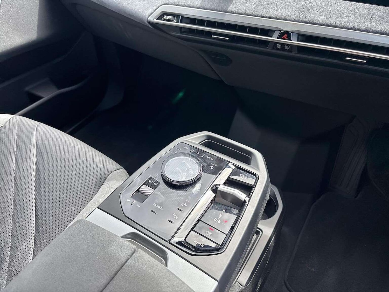 Used BMW iX 2025 for sale - 76699552: Photo 14