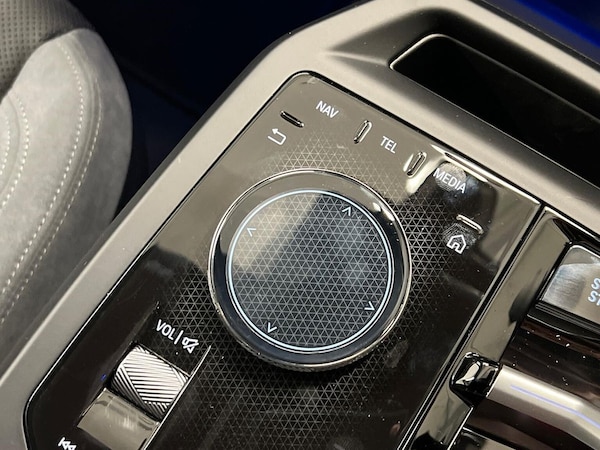 Used BMW iX 2025 for sale - 76212081: Photo 23