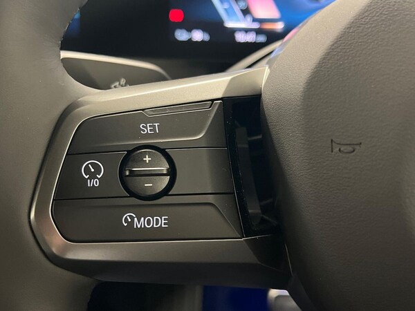 Used BMW iX 2025 for sale - 76212081: Photo 25