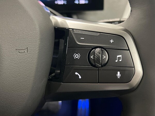 Used BMW iX 2025 for sale - 76212081: Photo 26