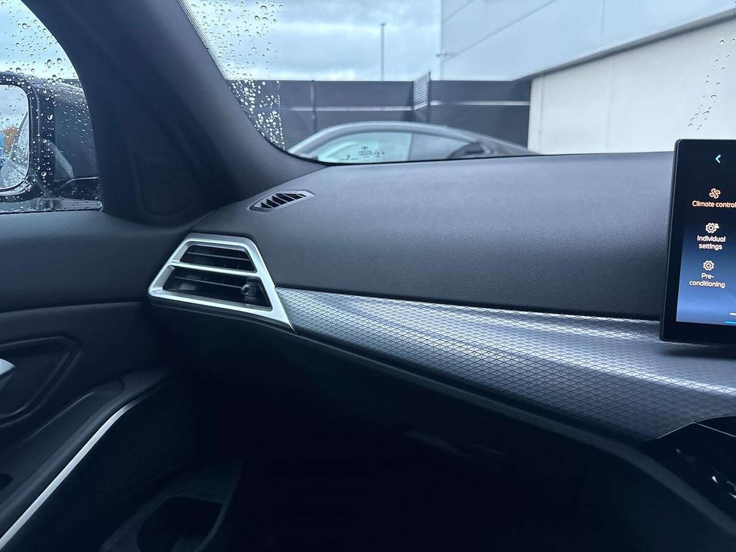 Used BMW 3 Series 2025 for sale - 76596380: Photo 23