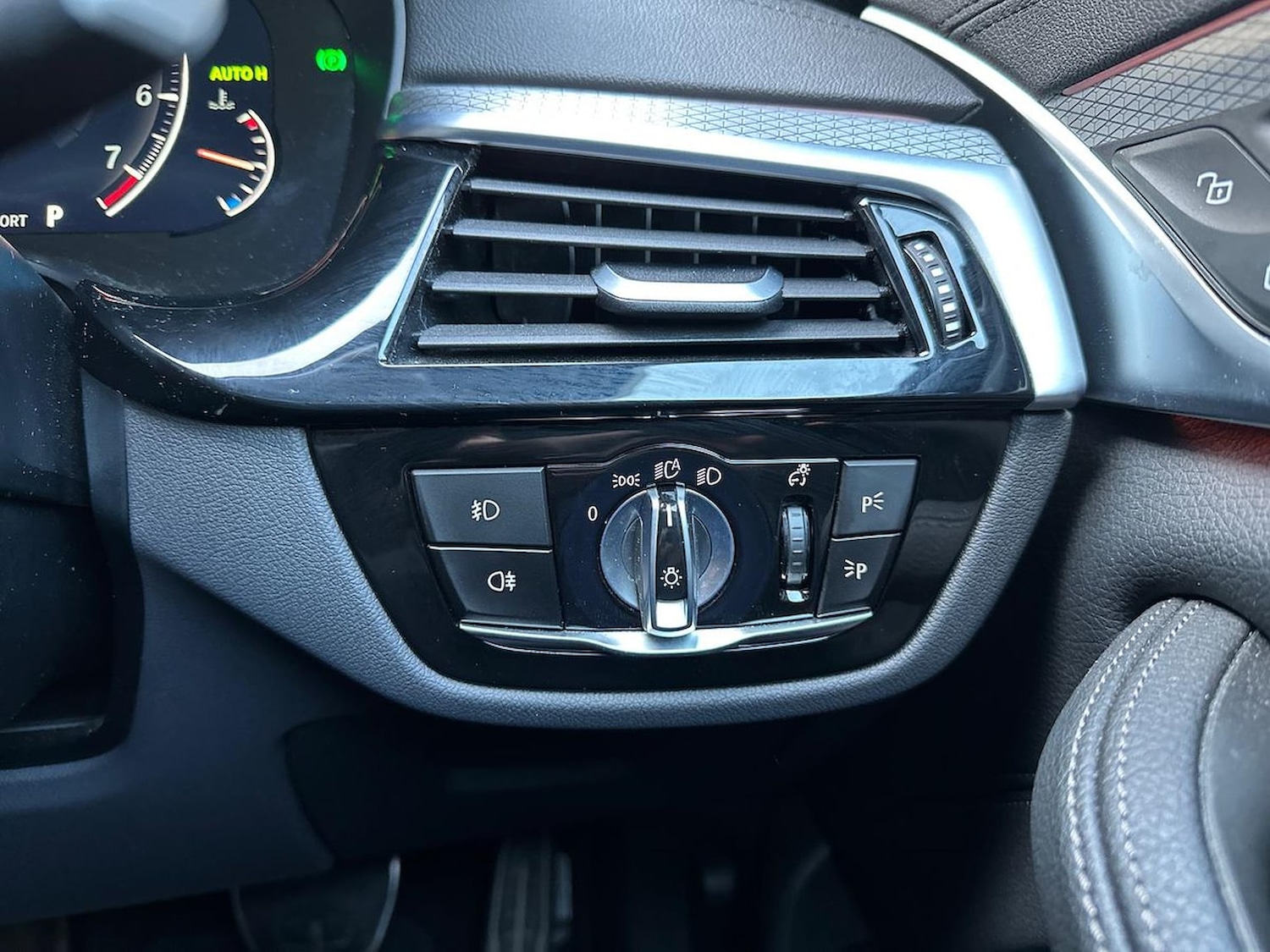Vehicle 28