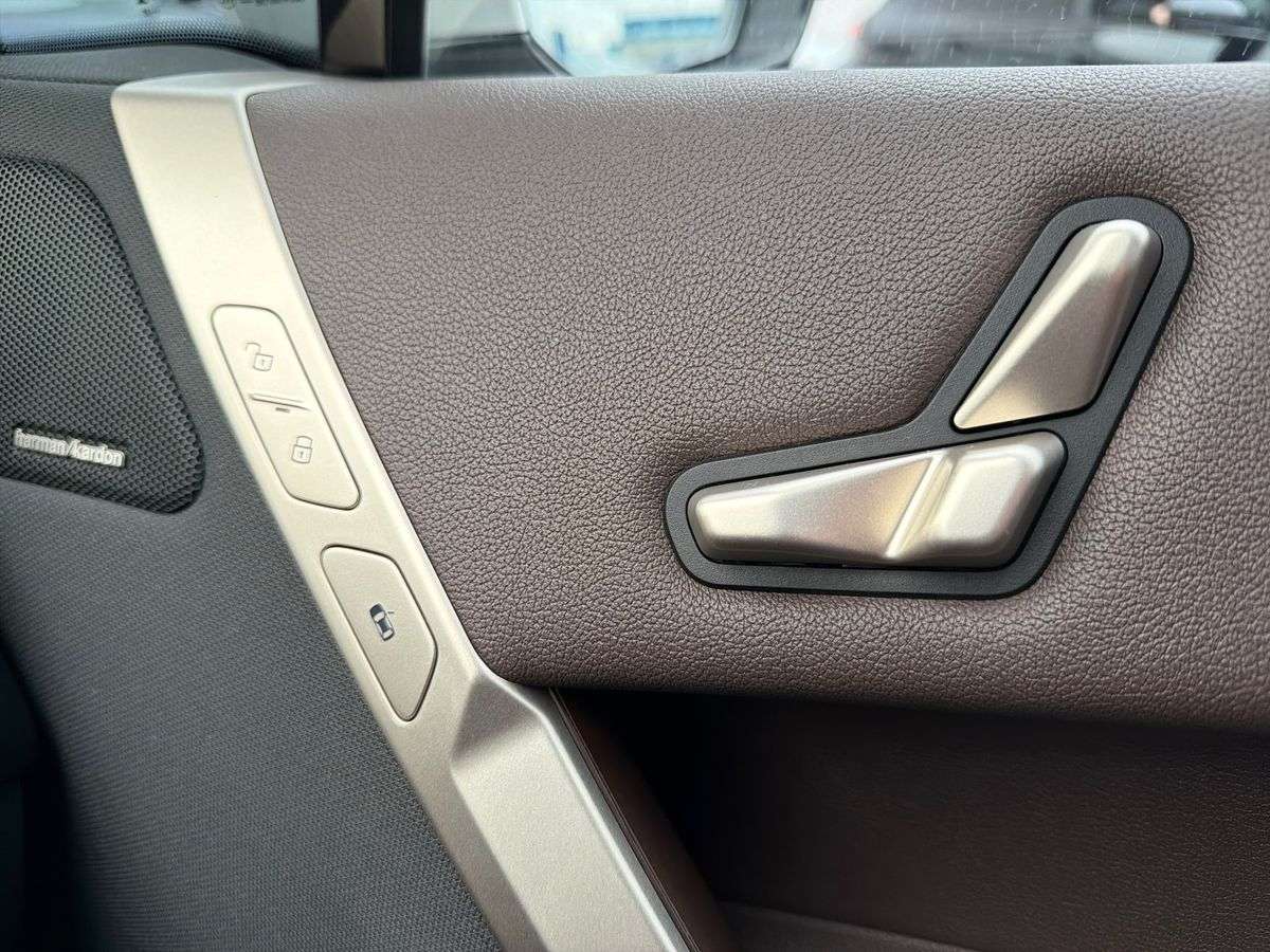 Used BMW iX 2023 for sale - 78132678: Photo 40