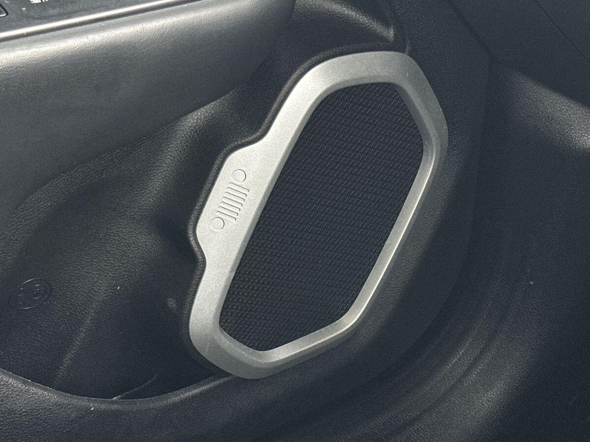 Used Jeep Renegade 2016 for sale - 76284338: Photo 29