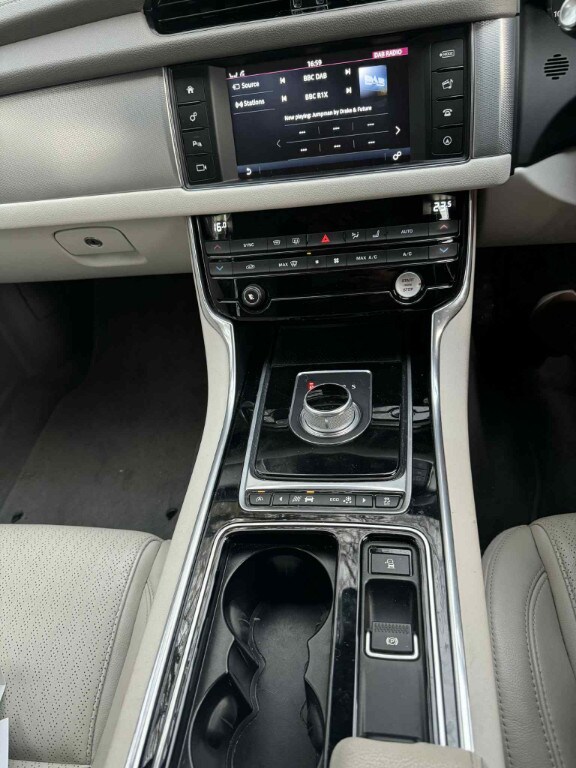 Used Jaguar XF 2015 for sale - 76446076: Photo 11