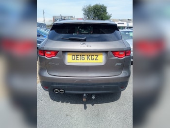 Used Jaguar F-Pace 2016 for sale - 75557143: Photo