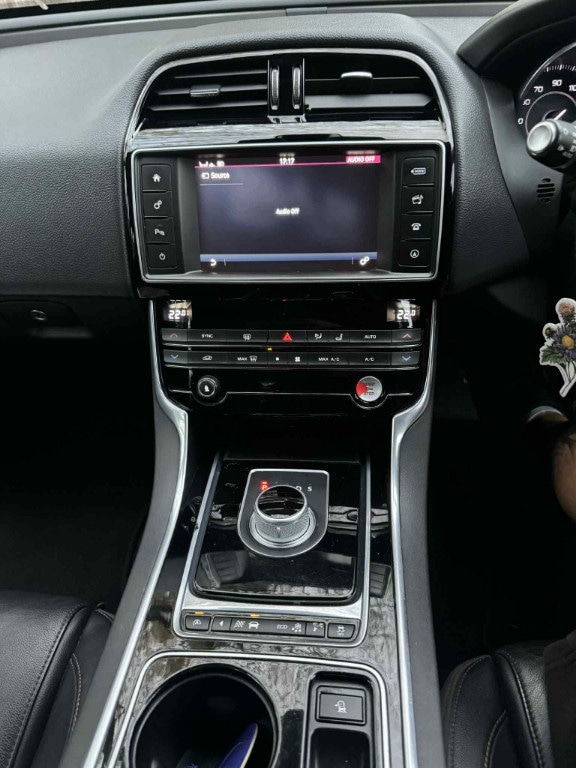 Used Jaguar XE 2016 for sale - 76446072: Photo 11