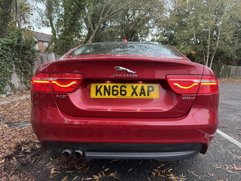 Used Jaguar XE 2016 for sale - 76446072: Photo 4