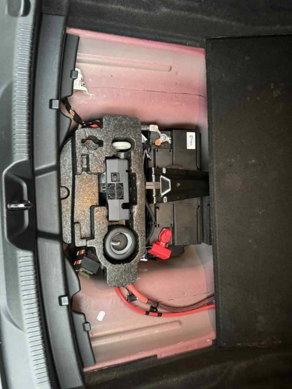 Used Jaguar XE 2016 for sale - 76446072: Photo 8