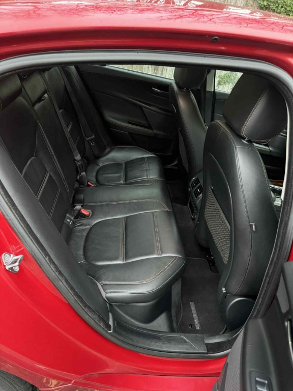 Used Jaguar XE 2016 for sale - 76446072: Photo 9