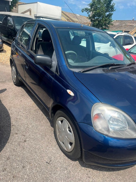 Toyota Yaris 2002 - CDX 5-Door - Image 2