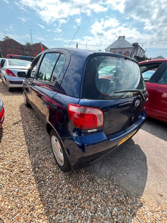 Toyota Yaris 2002 - CDX 5-Door - Image 4