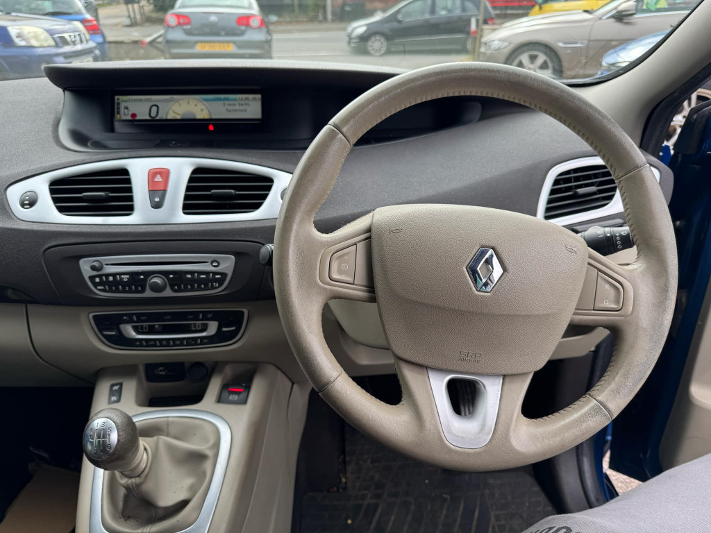 Used Renault Scenic 2009 for sale - 77846581: Photo 4