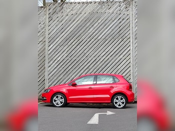 Used Volkswagen Polo 2015 for sale - 78306629: Photo