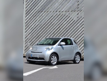 Used Toyota IQ 2010 for sale - 75536498: Photo