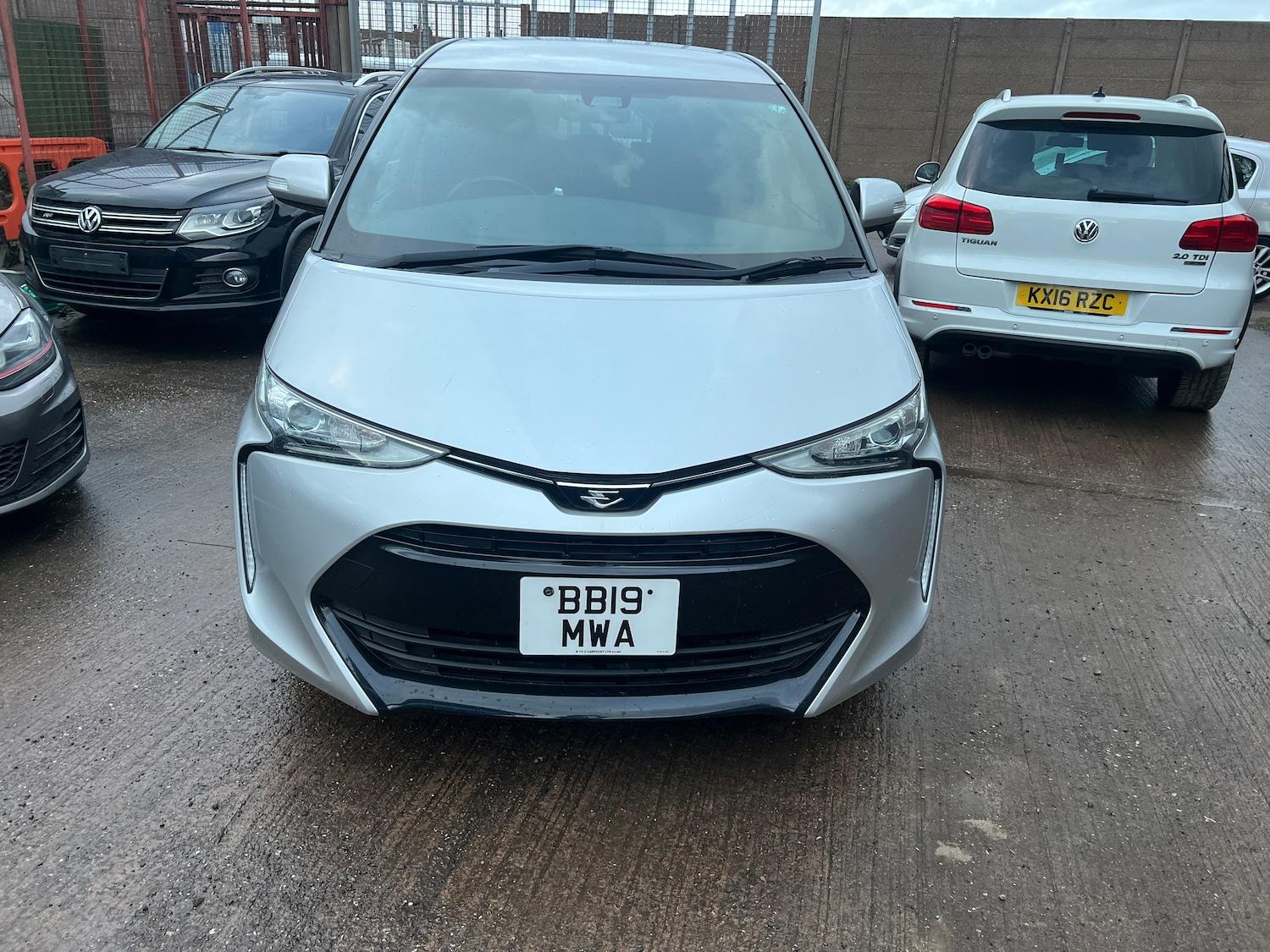 Used Toyota Estima 2025 for sale - 76446097: Photo 2