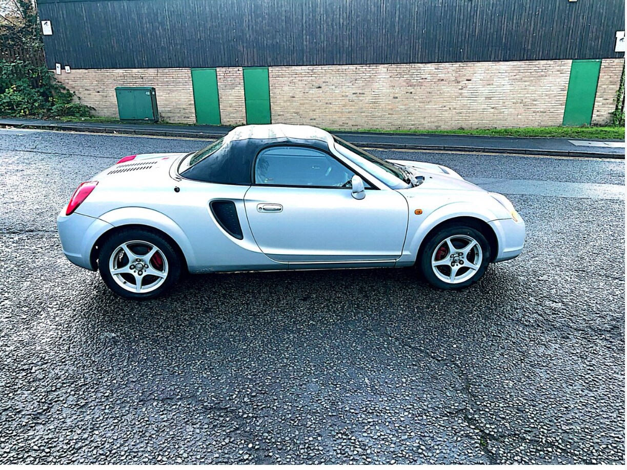 Used Toyota MR2 2001 for sale - 76370054: Photo 17