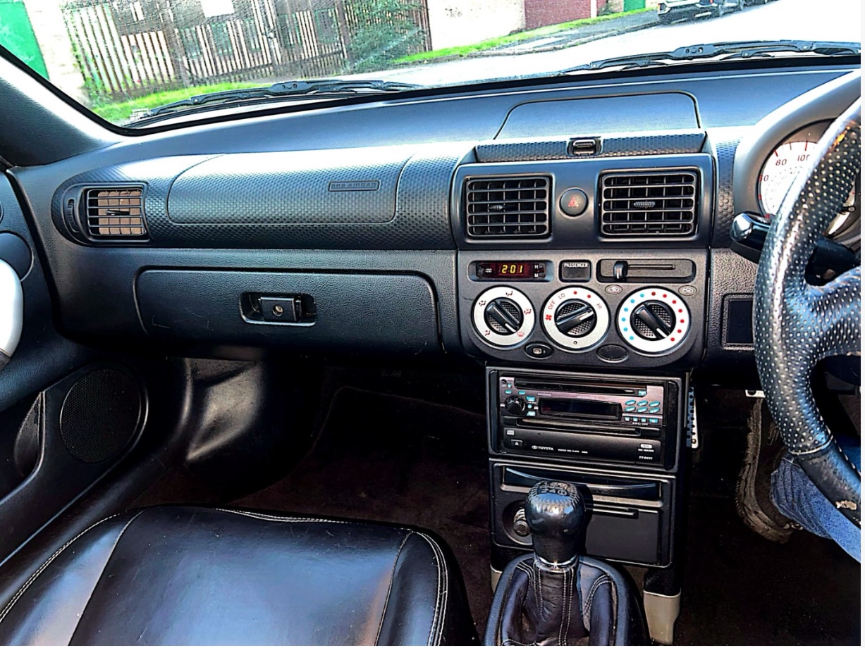 Used Toyota MR2 2001 for sale - 76370054: Photo 19