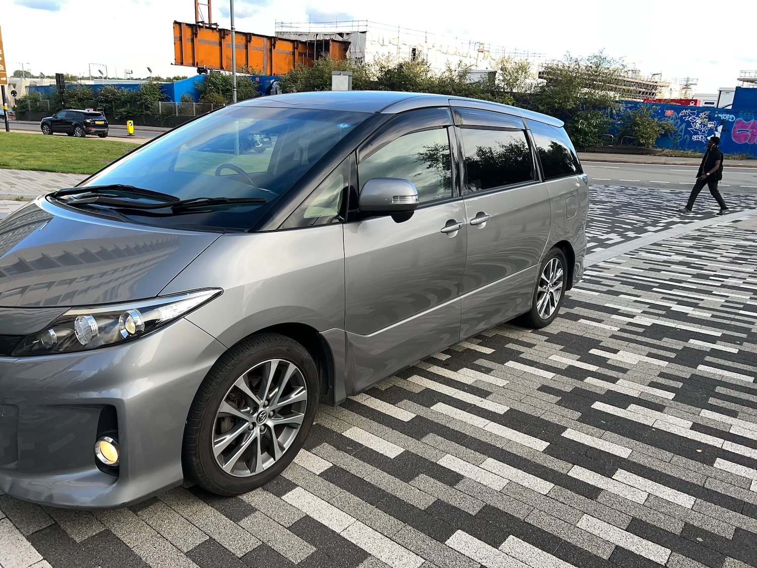 Used Toyota Estima 2024 for sale - 76098866: Photo 1
