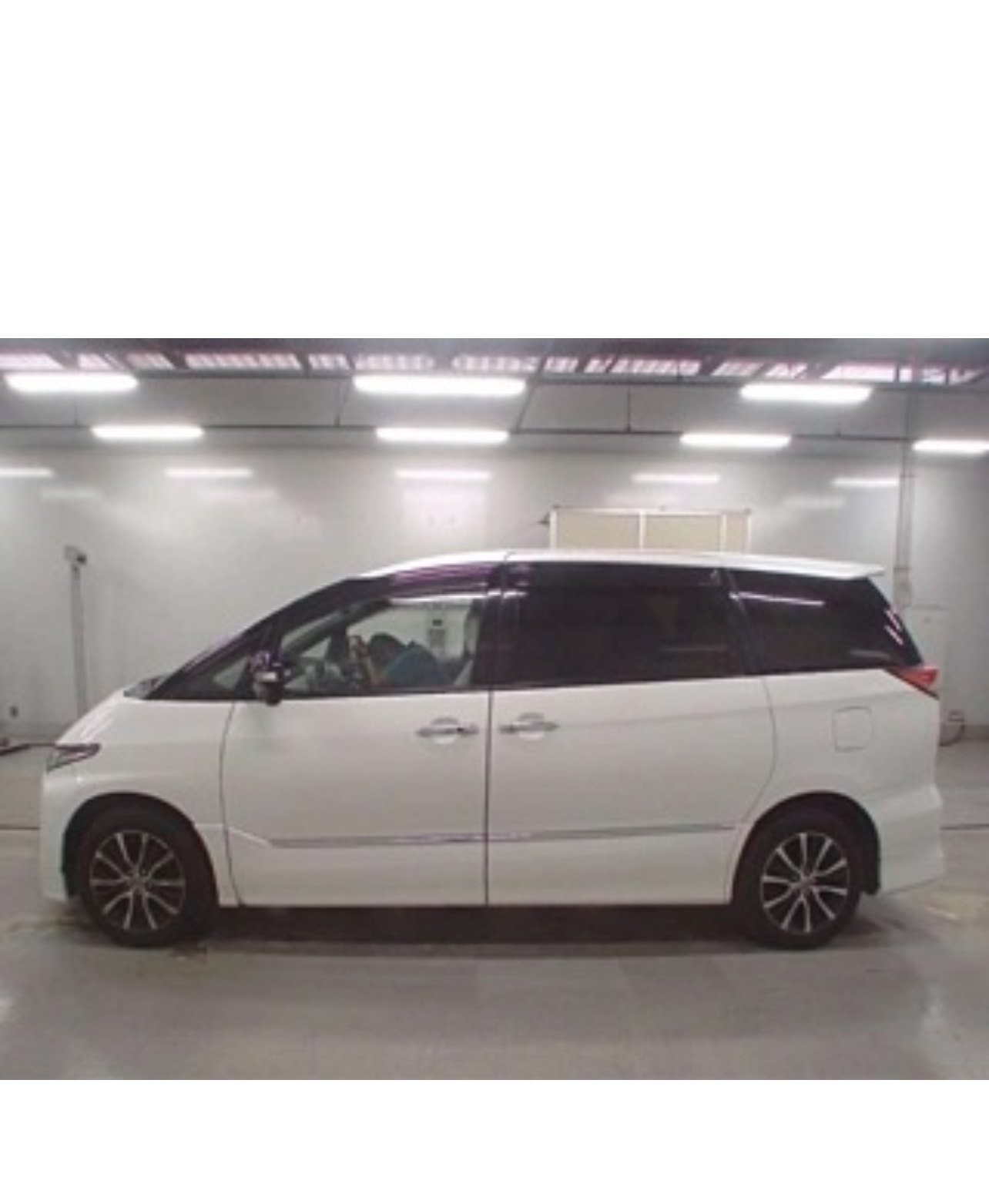 Used Toyota Estima 2017 for sale - 76483303: Photo 4