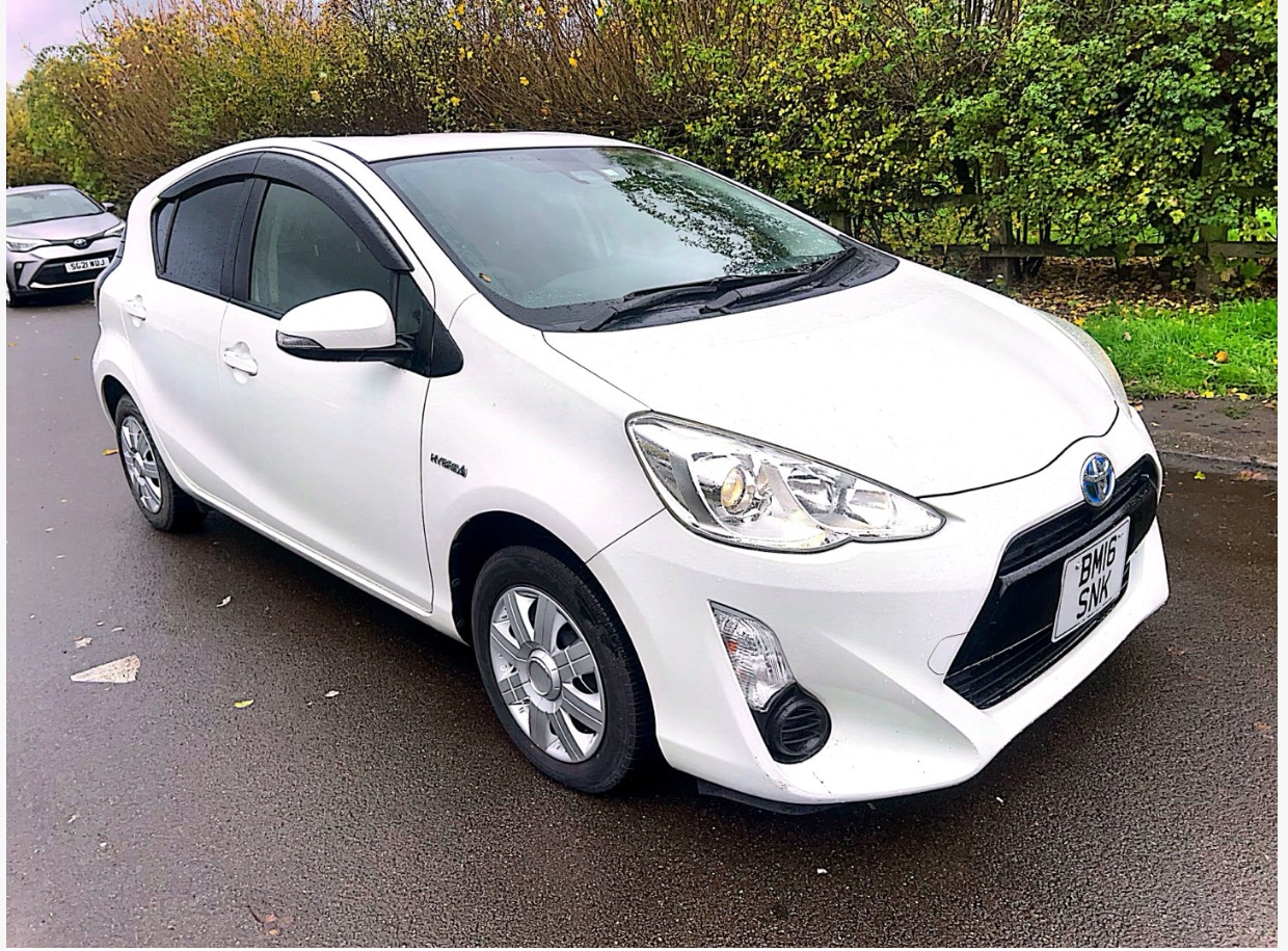 Used Toyota Aqua 2025 for sale - 76446108: Photo 1