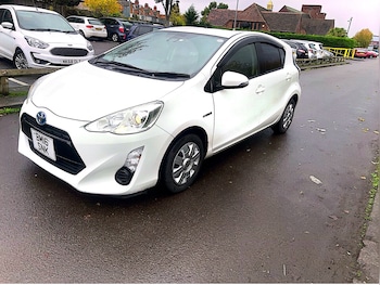 Used Toyota Aqua 2016 for sale - 76446108: Photo