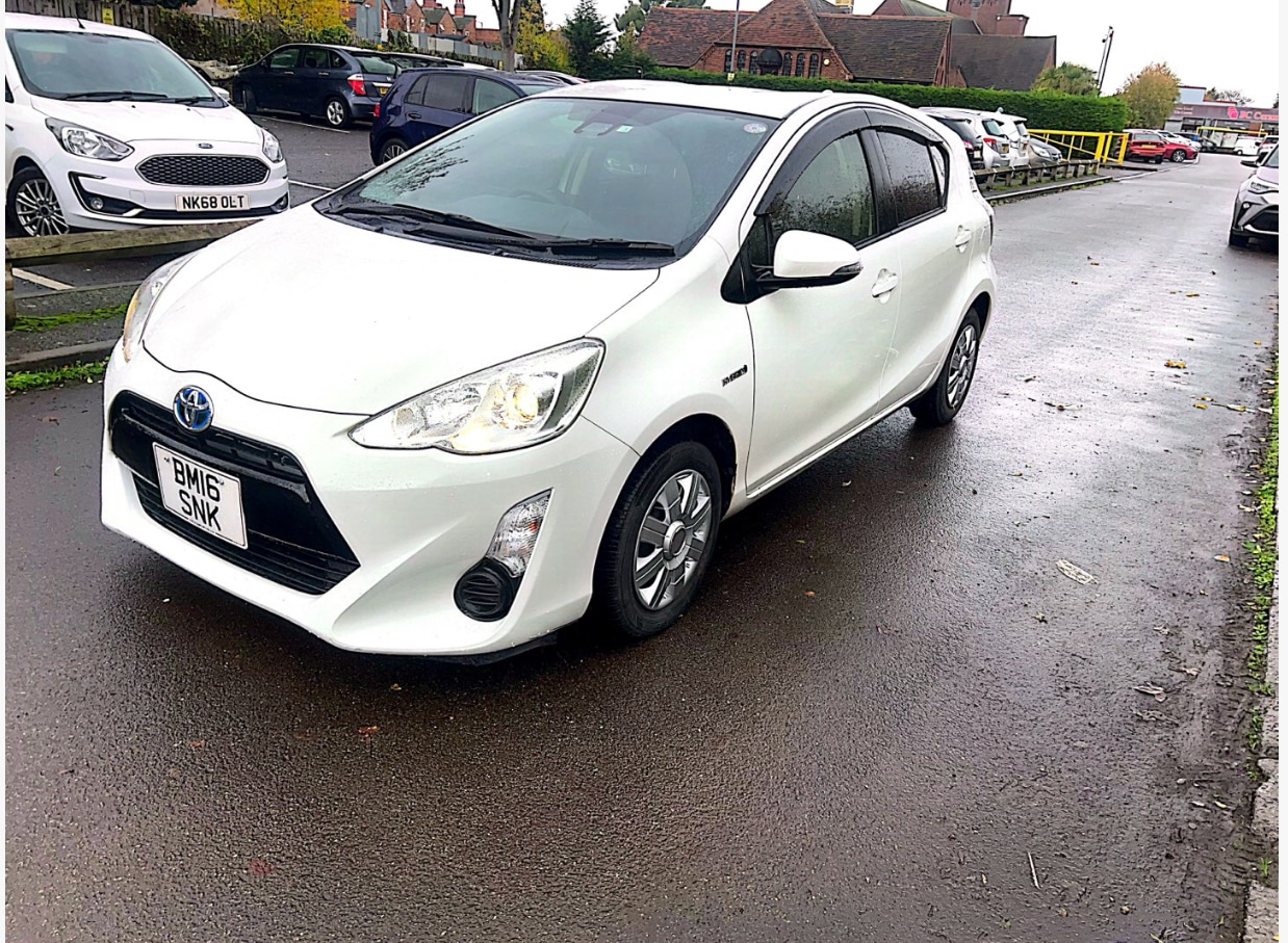 Used Toyota Aqua 2025 for sale - 76446108: Photo 8