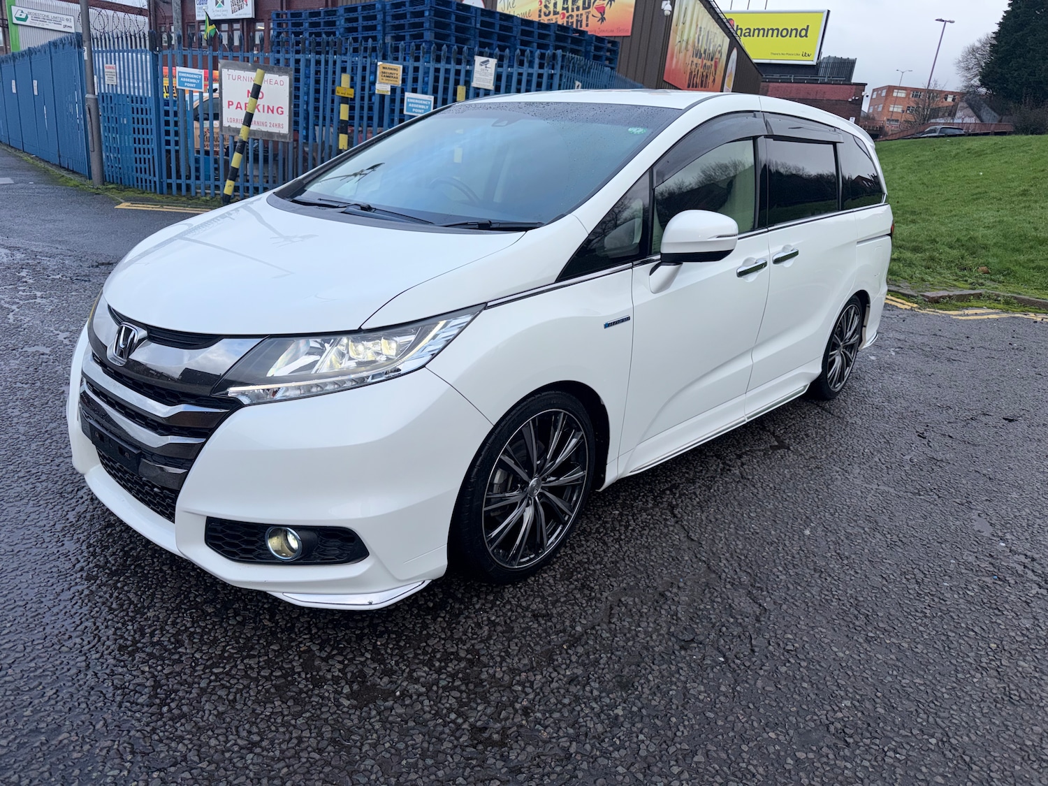 Used Honda Odyssey 2017 for sale - 77479924: Photo 2