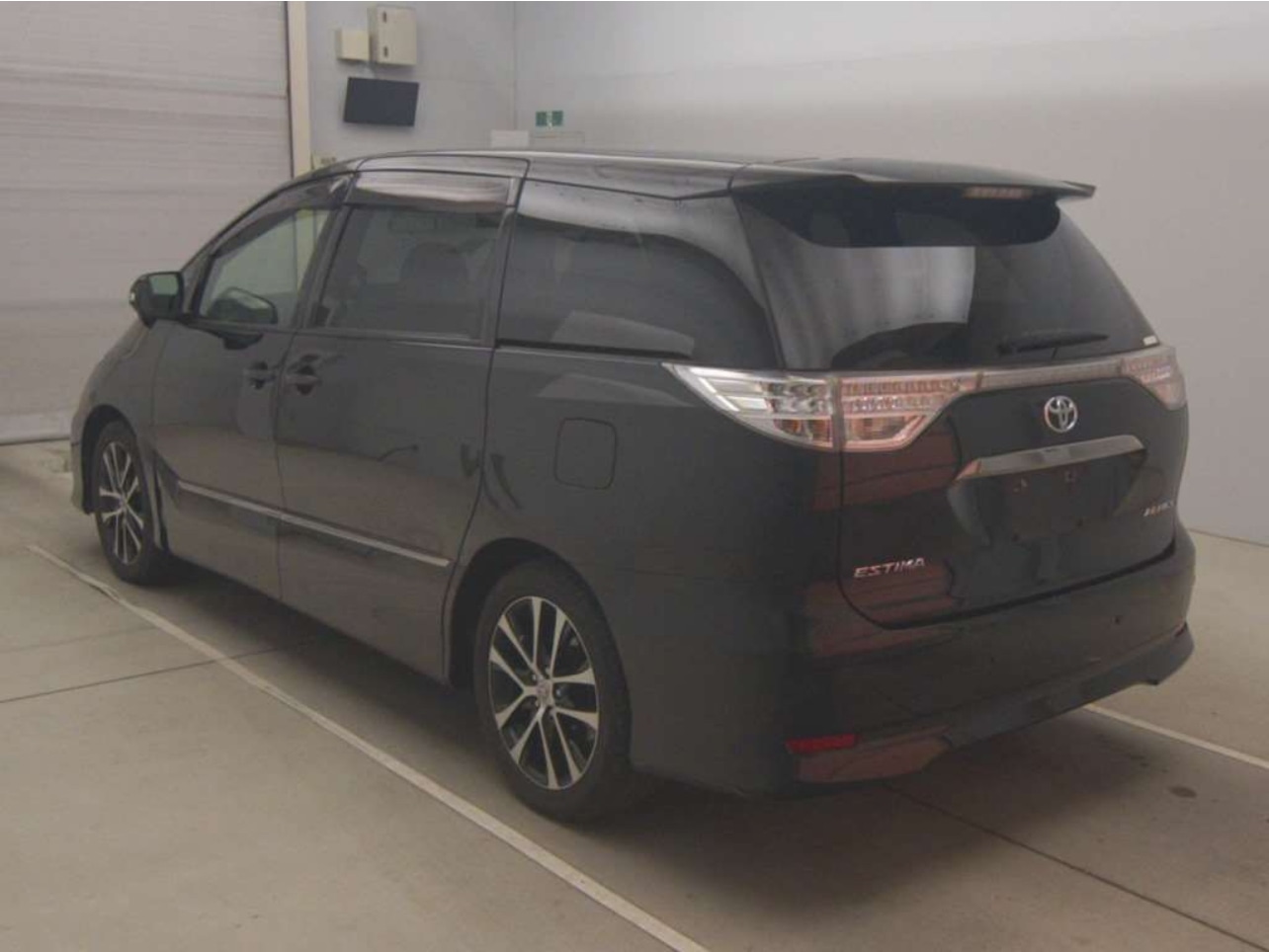 Used Toyota Estima 2016 for sale - 76179132: Photo 3