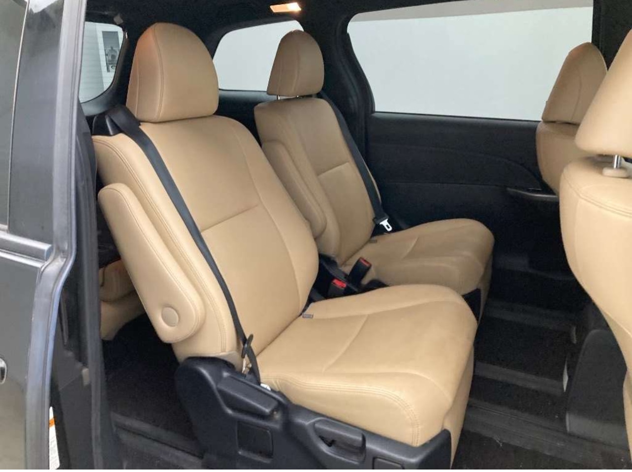 Used Toyota Estima 2016 for sale - 76179132: Photo 5