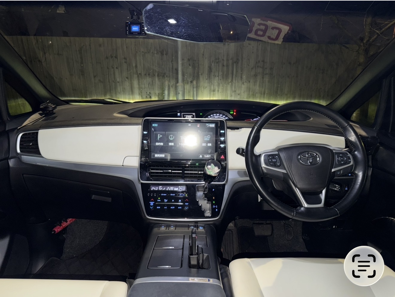 Used Toyota Estima 2017 for sale - 77056548: Photo 16