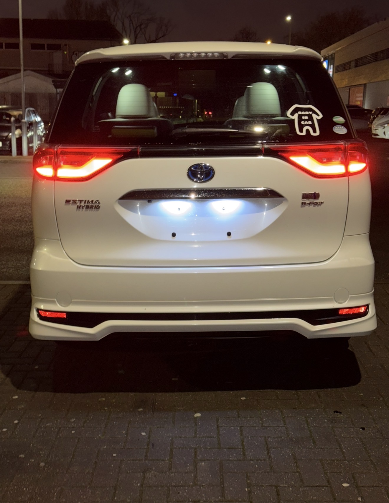 Used Toyota Estima 2017 for sale - 77056548: Photo 18