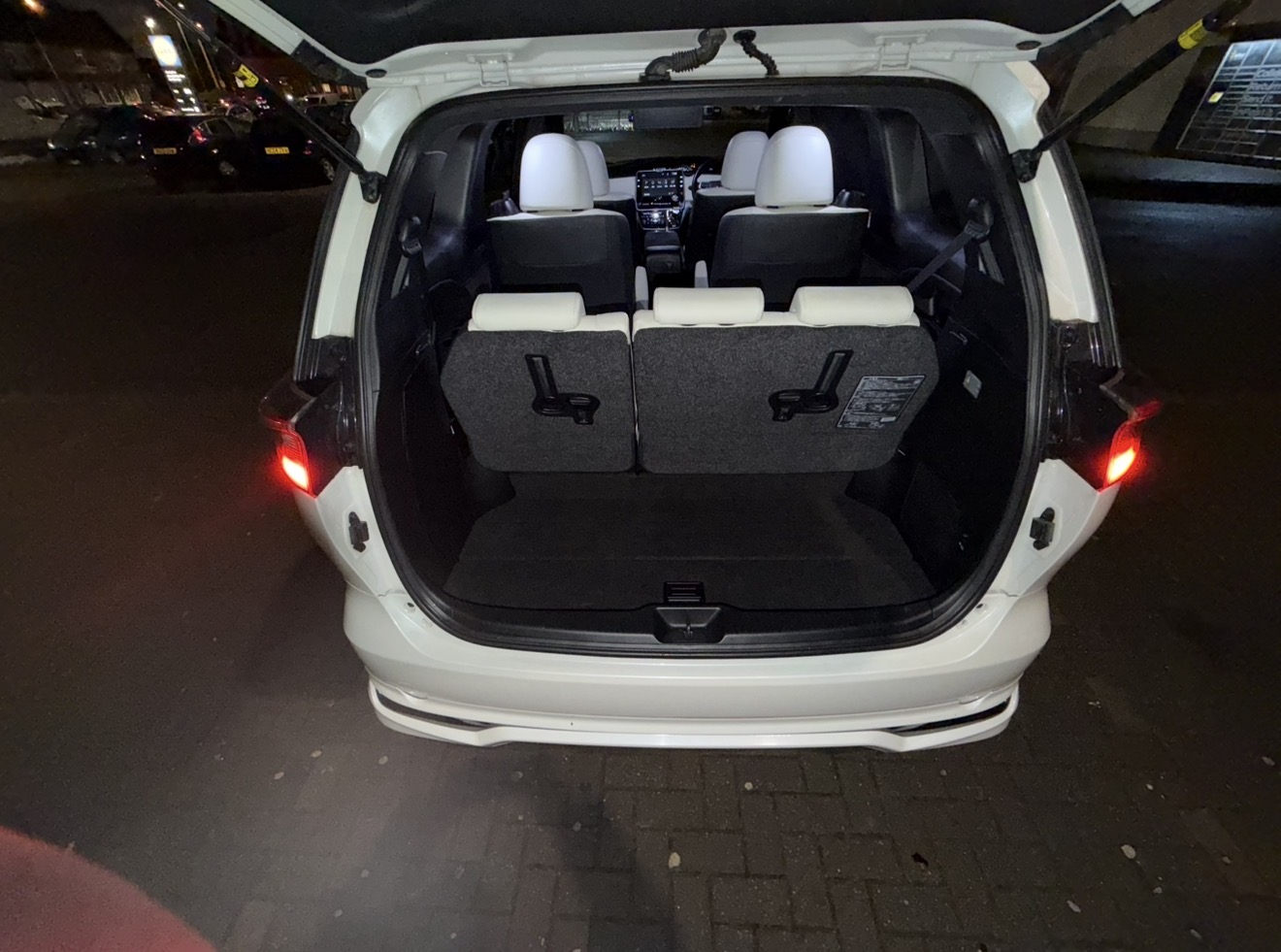 Used Toyota Estima 2017 for sale - 77056548: Photo 19