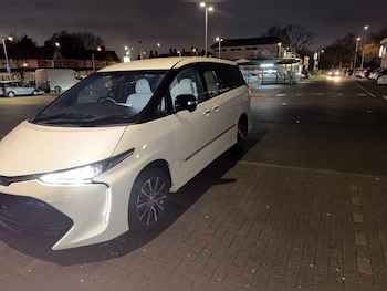 Used Toyota Estima 2017 for sale - 77056548: Photo
