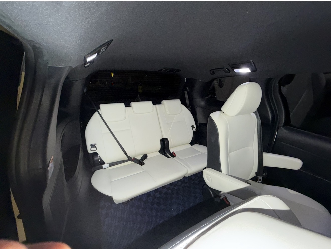 Used Toyota Estima 2017 for sale - 77056548: Photo 9