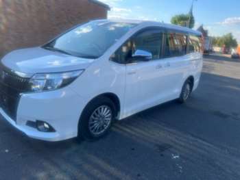 Used Toyota Noah 2017 for sale - 74619469: Photo
