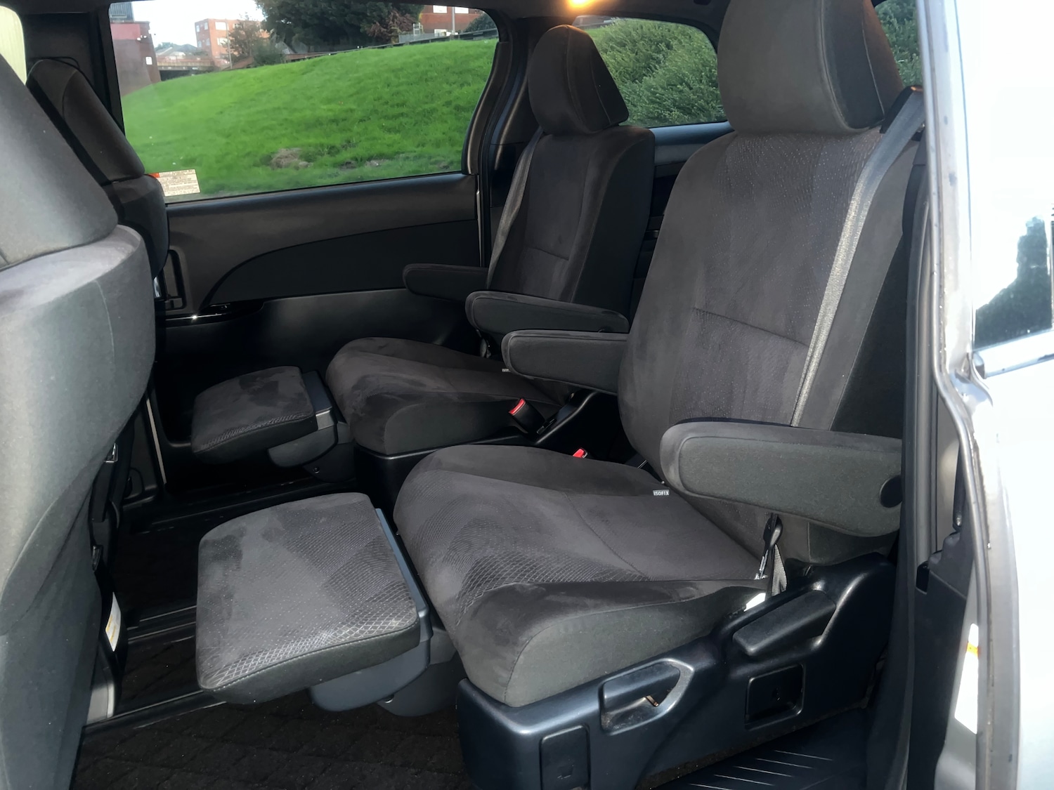 Used Toyota Estima 2016 for sale - 76151075: Photo 17