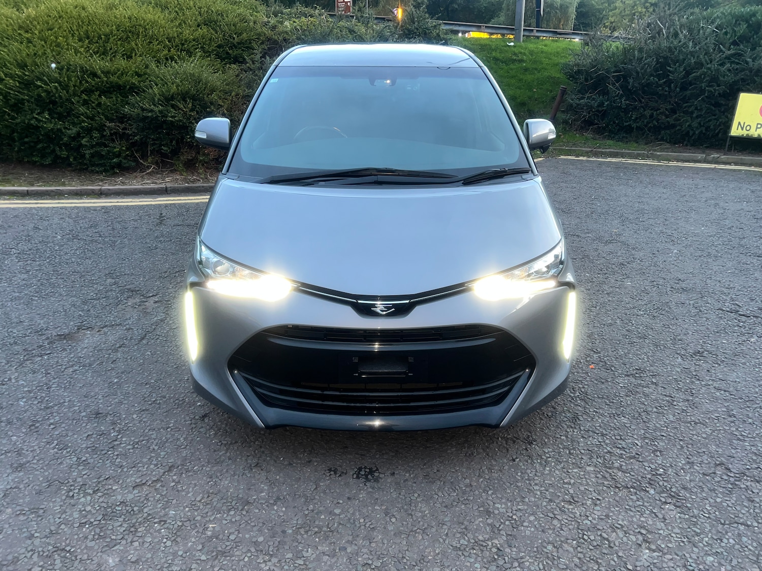 Used Toyota Estima 2016 for sale - 76151075: Photo 3
