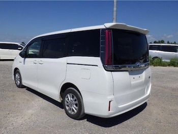 Used Toyota Noah 2018 for sale - 76551167: Photo