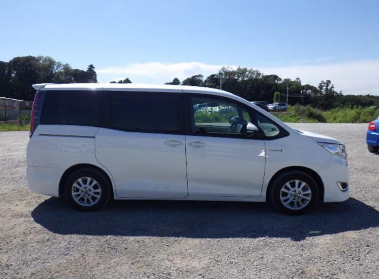Used Toyota Noah 2018 for sale - 76551167: Photo 6