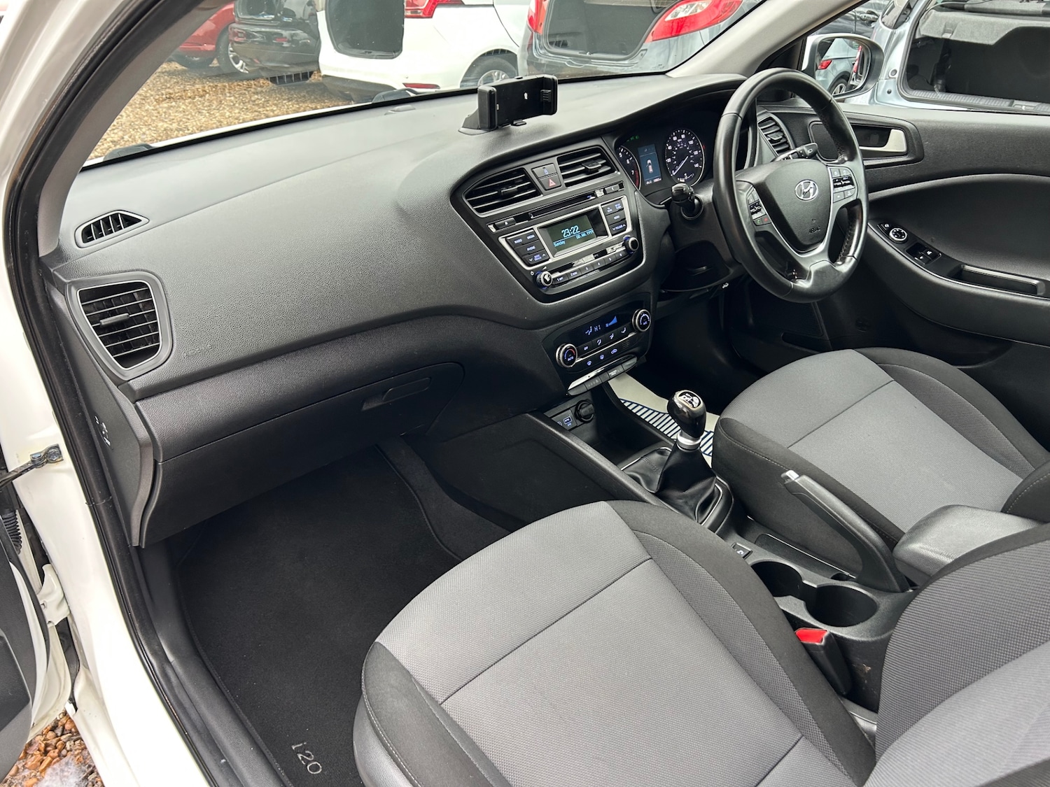 Used Hyundai i20 2017 for sale - 77328919: Photo 12