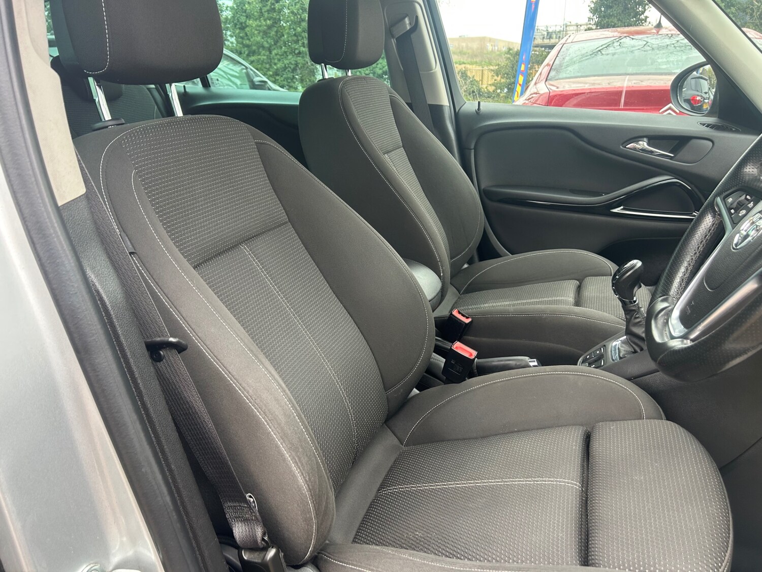 Used Vauxhall Zafira 2015 for sale - 78149941: Photo 12