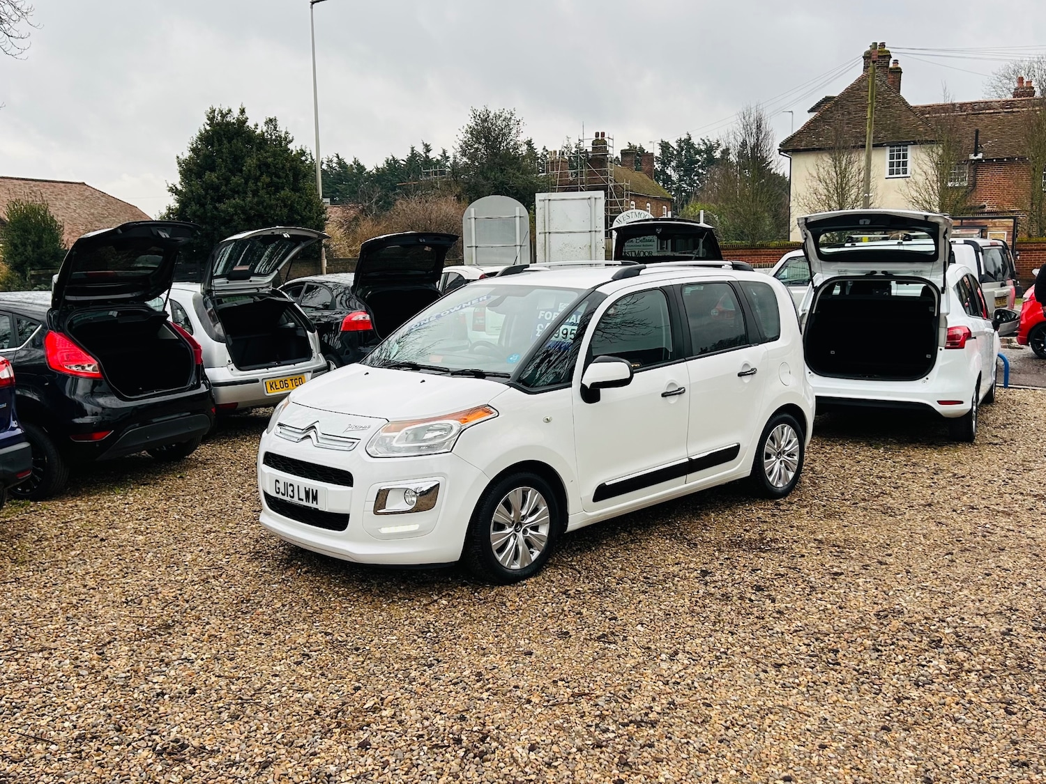 Used Citroen C3 Picasso 2013 for sale - 77409649: Photo 2