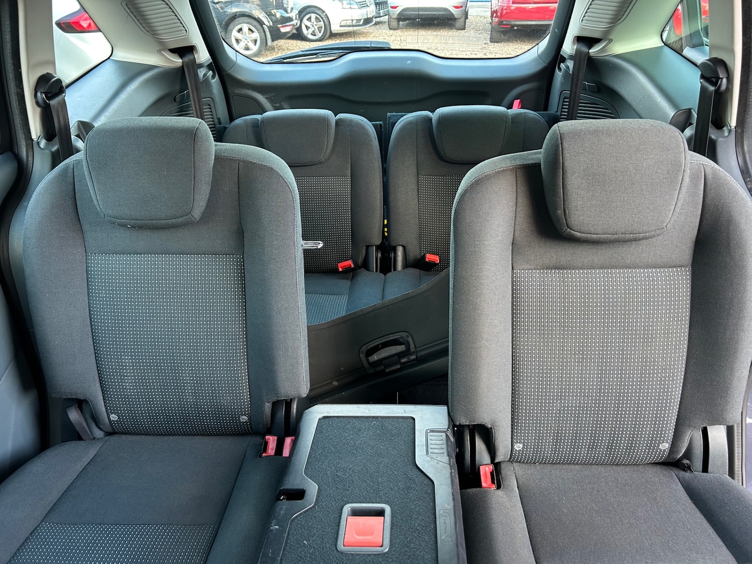 Used Ford Grand C-Max 2014 for sale - 77707354: Photo 17